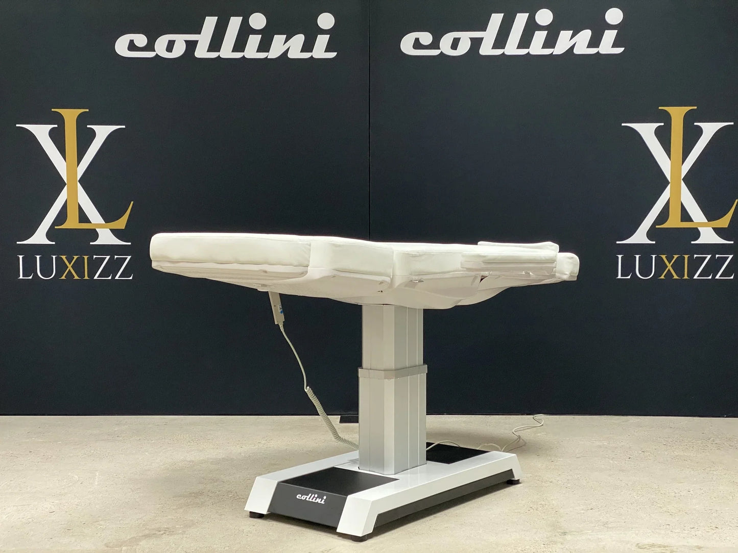 Collini Breiter Behandlungsliegen auf Säule mit Speicher und Heizung Collini Balboa IV
