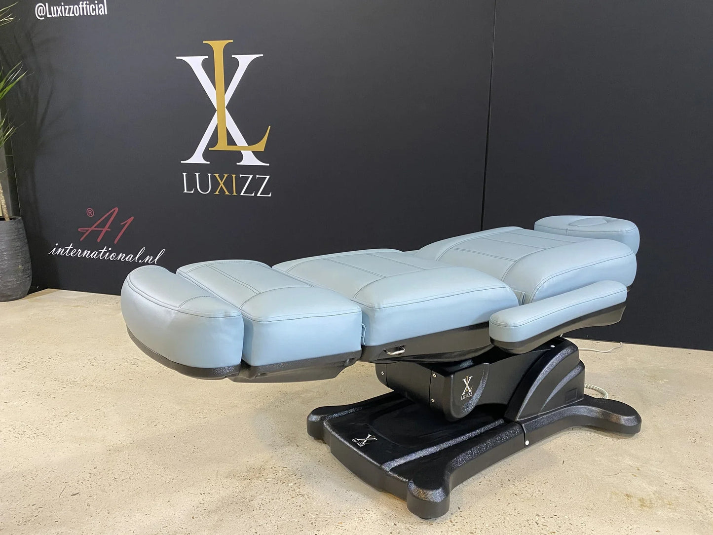 Luxizz Behandelstoel Okura SR1